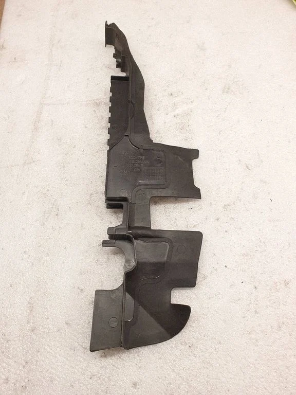 Intercooler air guide/duct channel 8E0121284B