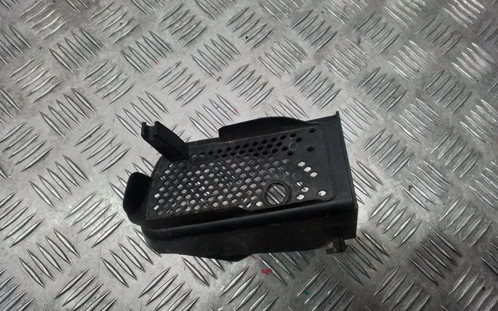 Intercooler air guide/duct channel – Porsche Macan (95B) (2019-)