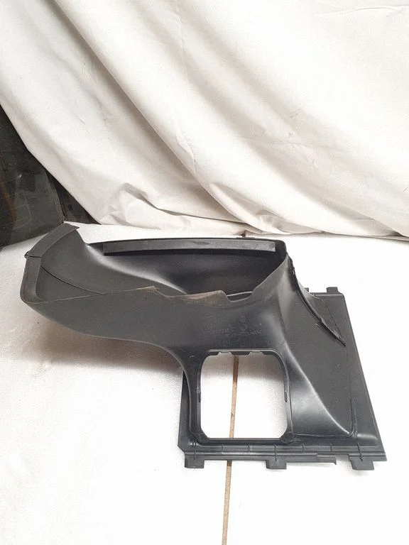 Intercooler air guide/duct channel 7L5117335C