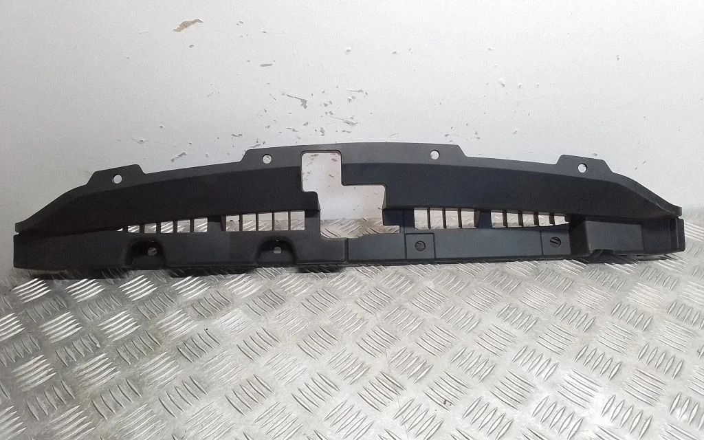 Radiaatori tugipaneel – Subaru Outback (2009-2014)