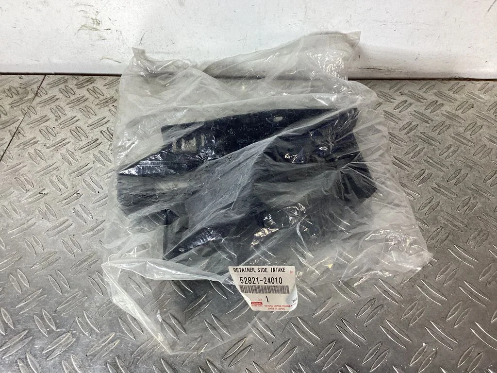 Intercooler air guide/duct channel 5282124010