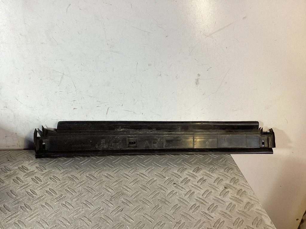 Intercooler air guide/duct channel – Toyota RAV 4 (XA50) (2018-)