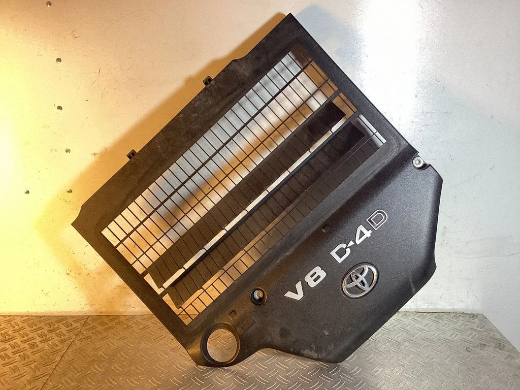 Engine cover (trim) – Toyota Land Cruiser (J200) (2008-)