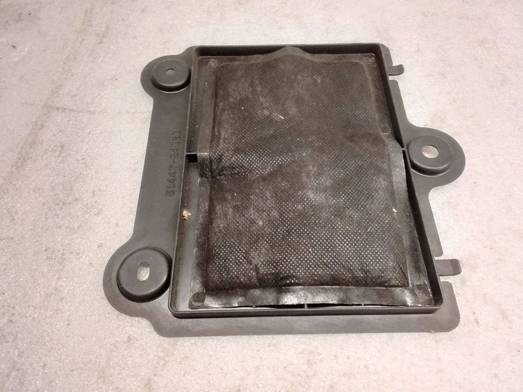 Engine cover (trim) – Lexus GS 250 350 300H 450H (2013-)