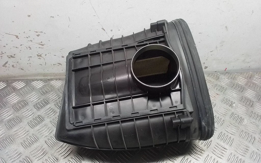 Obudowa filtra powietrza – Porsche Macan (95B) (2019-)