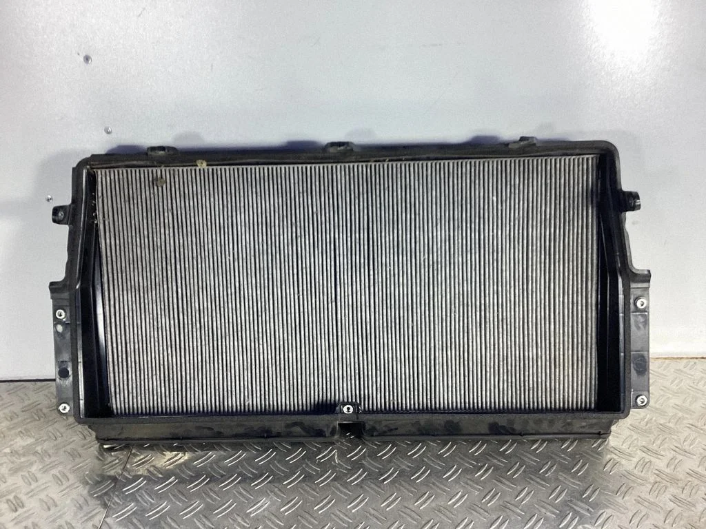 Air filter box