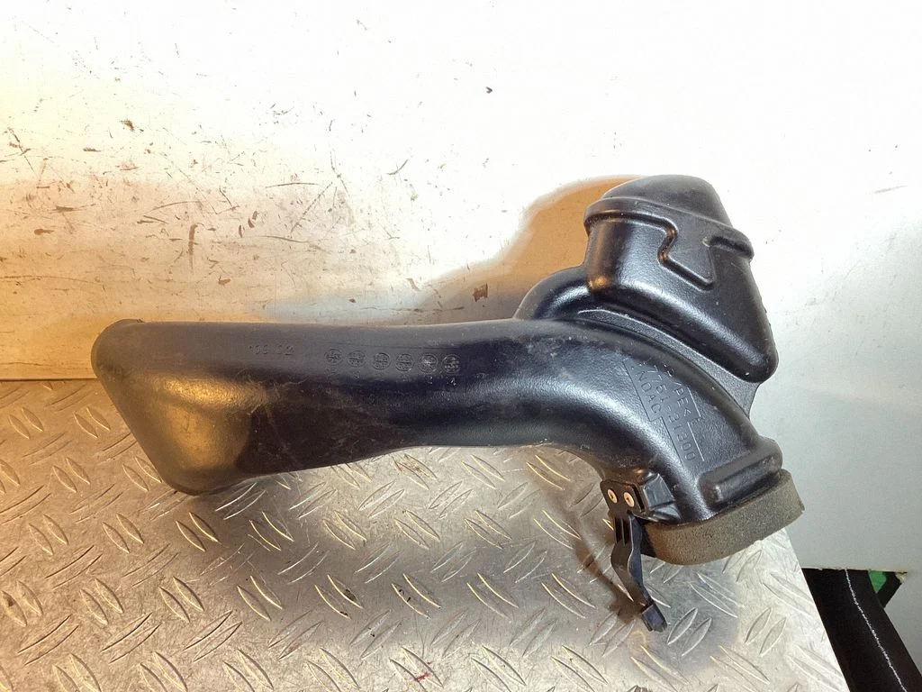 Air intake duct part – Lexus RX III (2008-2015)