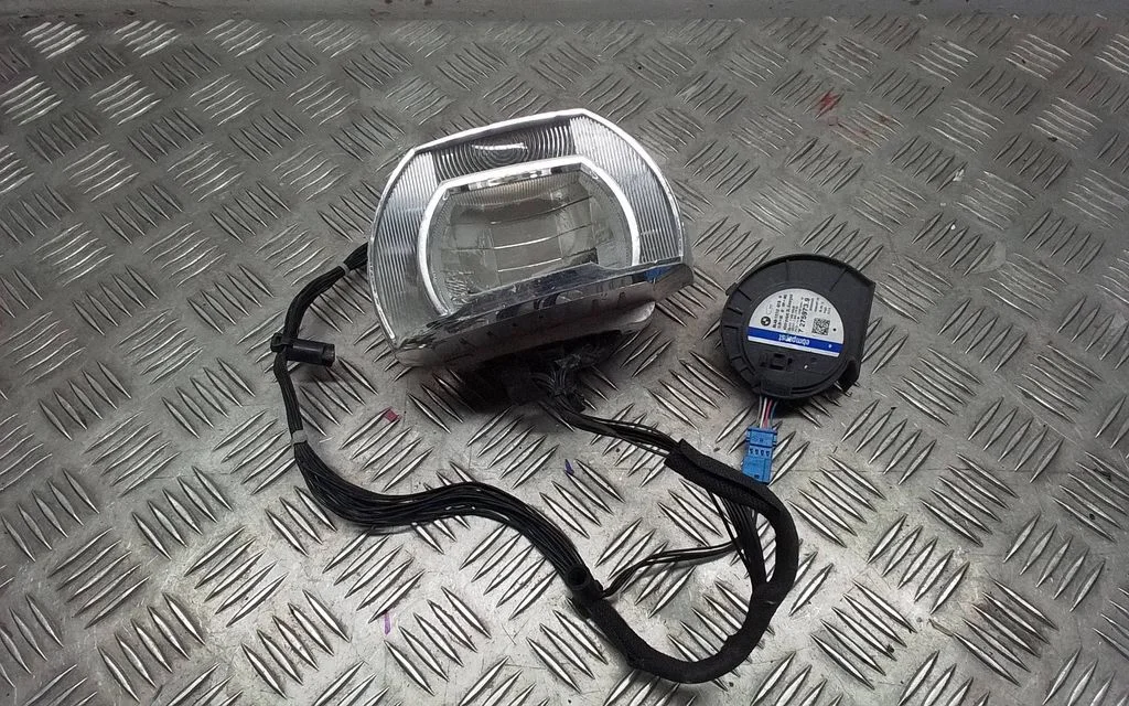 Air intake duct part – BMW 6 Series F12 F13 (2010-2018)