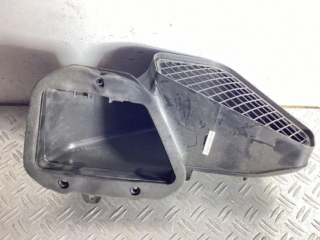 Air intake duct part 97057207204
