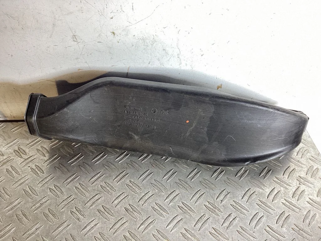 Air intake duct part – Mercedes-Benz S-Class W221 (2005-2013)