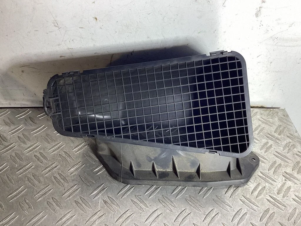 Air intake duct part 8K1819904