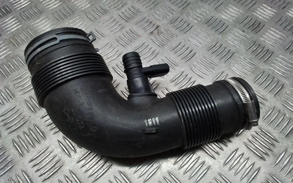 Air intake hose/pipe – Porsche Cayenne (92A) (2010-2017)
