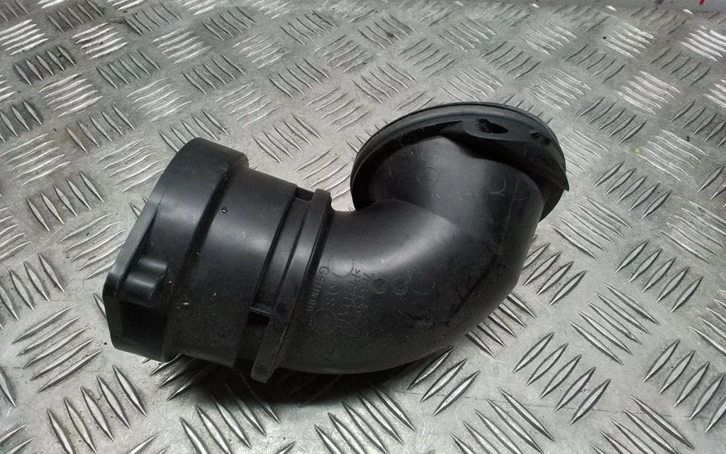 Air intake hose/pipe – Porsche Cayenne (92A) (2010-2017)