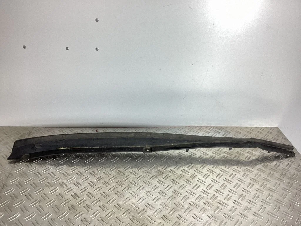 Fuel tank bottom protection – Tesla Model S (2012-)
