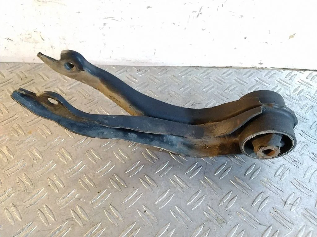 Engine mount bracket 701399207B