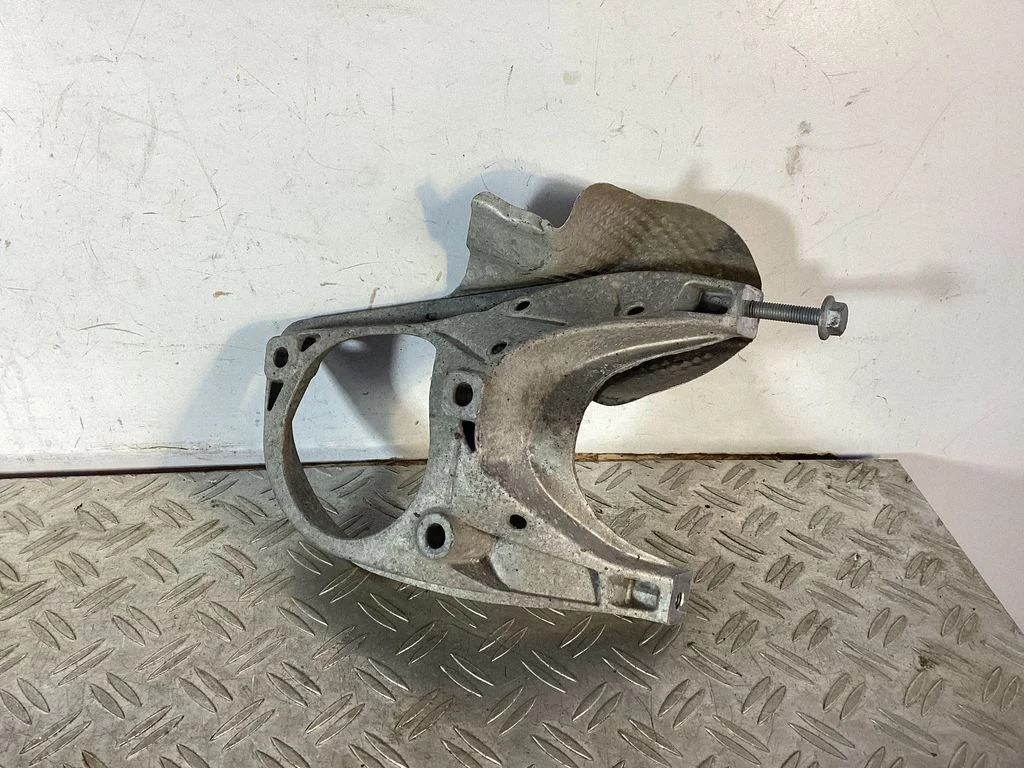 Engine mounting bracket – Porsche Macan (95B) (2019-)