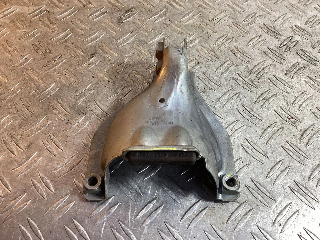 Engine mounting bracket – Porsche Macan (95B) (2019-)