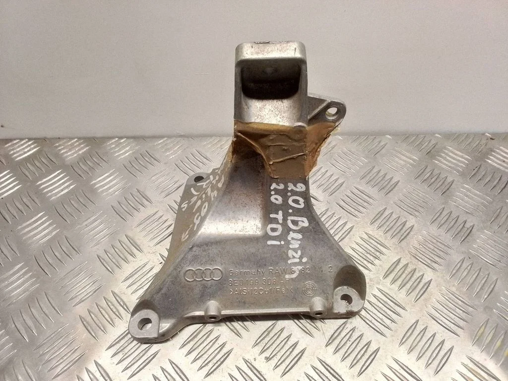 Mootori kinnituskronstein – Audi A4 S4 B7 8E 8H (2005-2008)