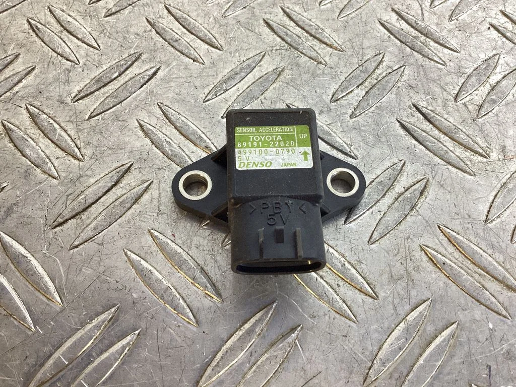 Acceleration sensor – Lexus GS 250 350 300H 450H (2013-)