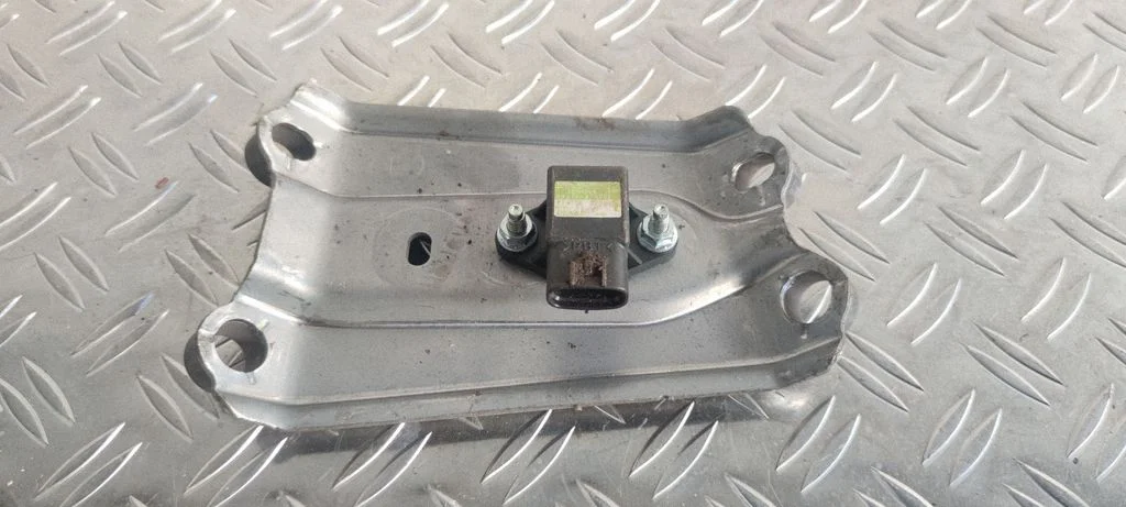 Acceleration sensor – Lexus RX 450H (2016-)