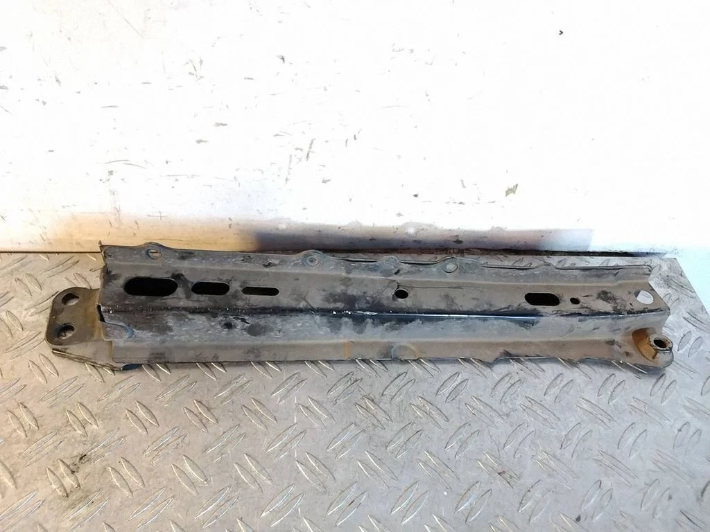 Front subframe – Toyota Land Cruiser (J150) (2009-)