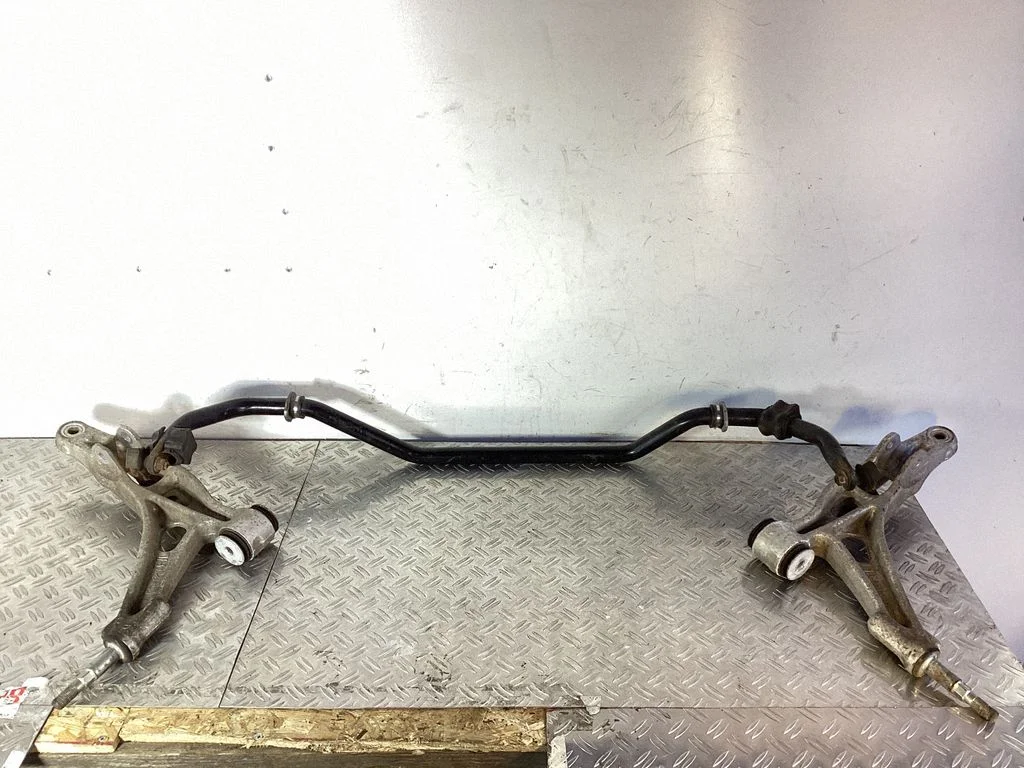 Eesmine stabilisaator (kaldevarras) – Lexus GS 250 350 300H 450H (2013-)
