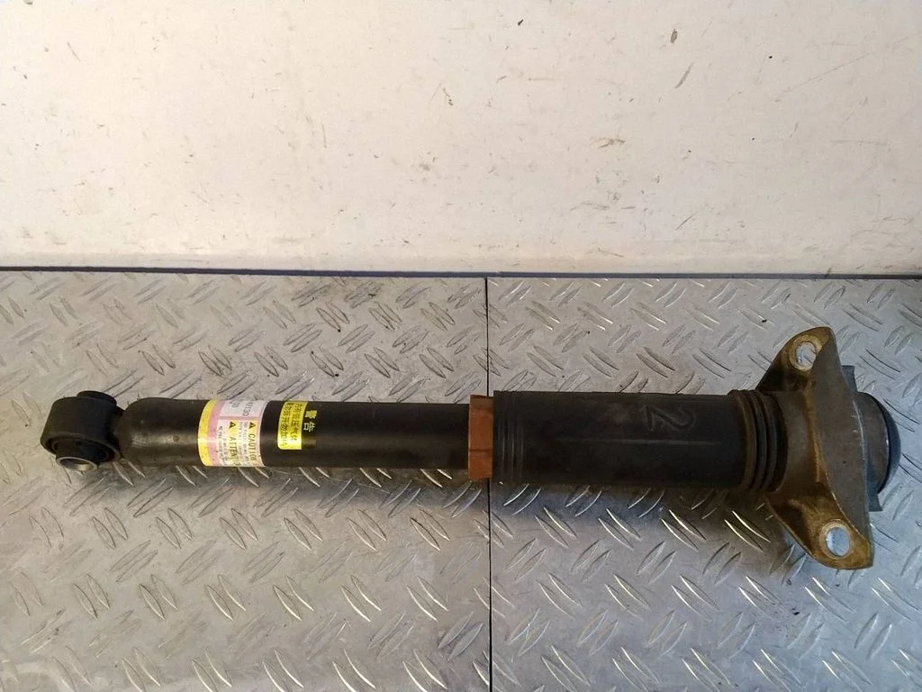 Rear shock absorber/damper – Toyota RAV 4 (XA50) (2018-)