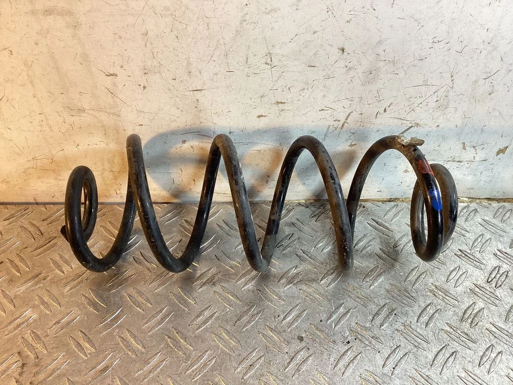 Rear coil spring – Porsche Macan (95B) (2014-2018)