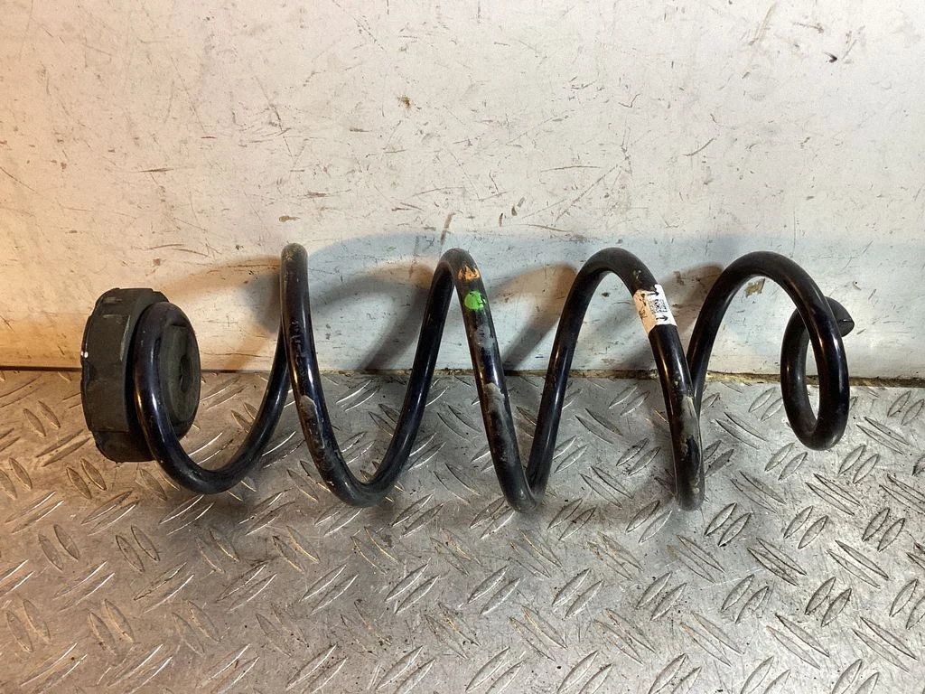 Rear coil spring – Porsche Macan (95B) (2019-)