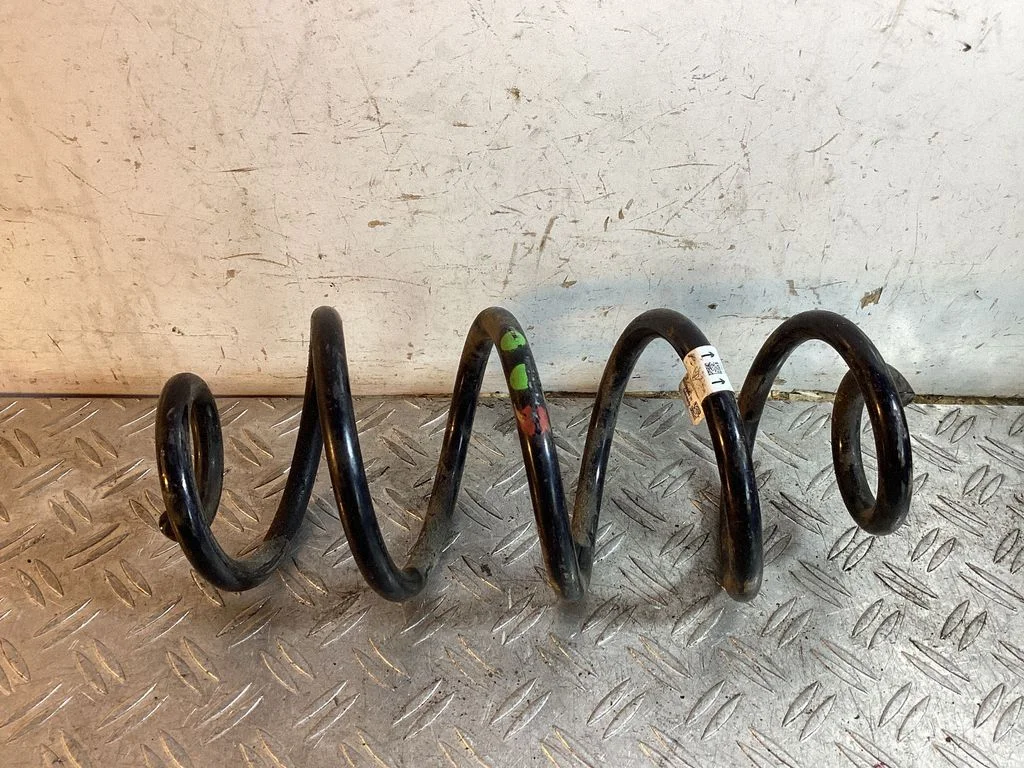 Rear coil spring – Porsche Macan (95B) (2019-)
