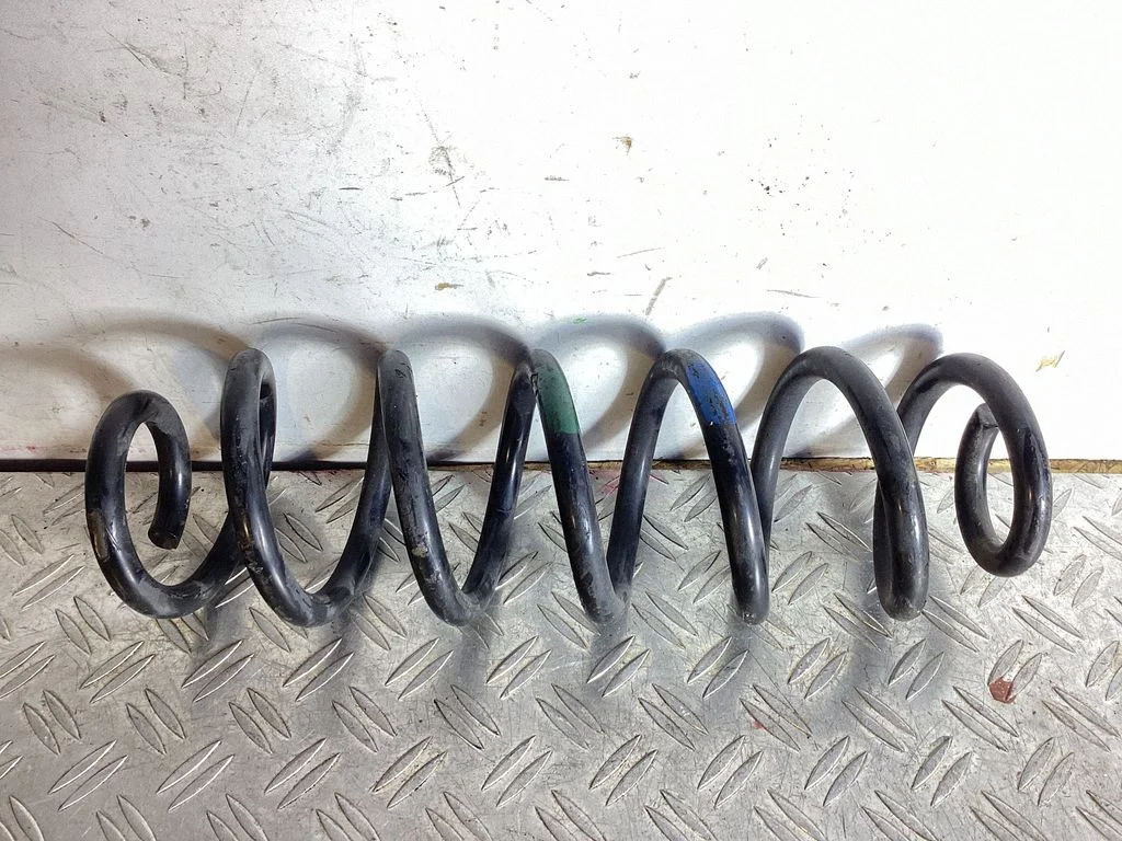Rear coil spring – Lexus NX (2021-)