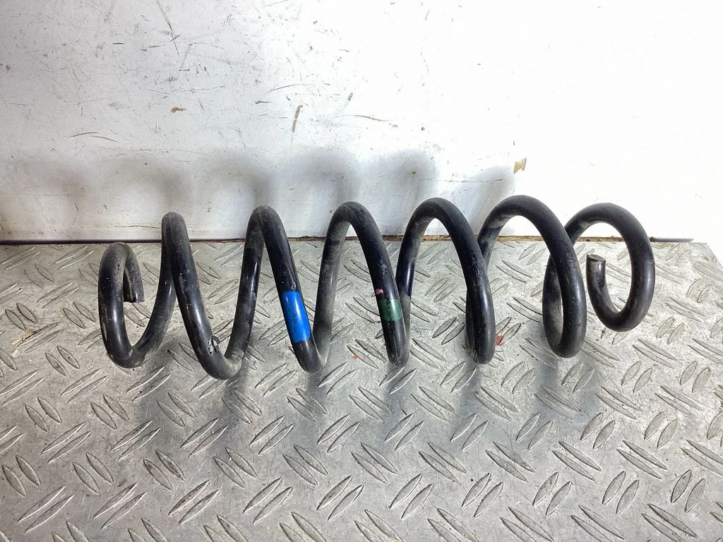 Rear coil spring – Lexus NX (2021-)