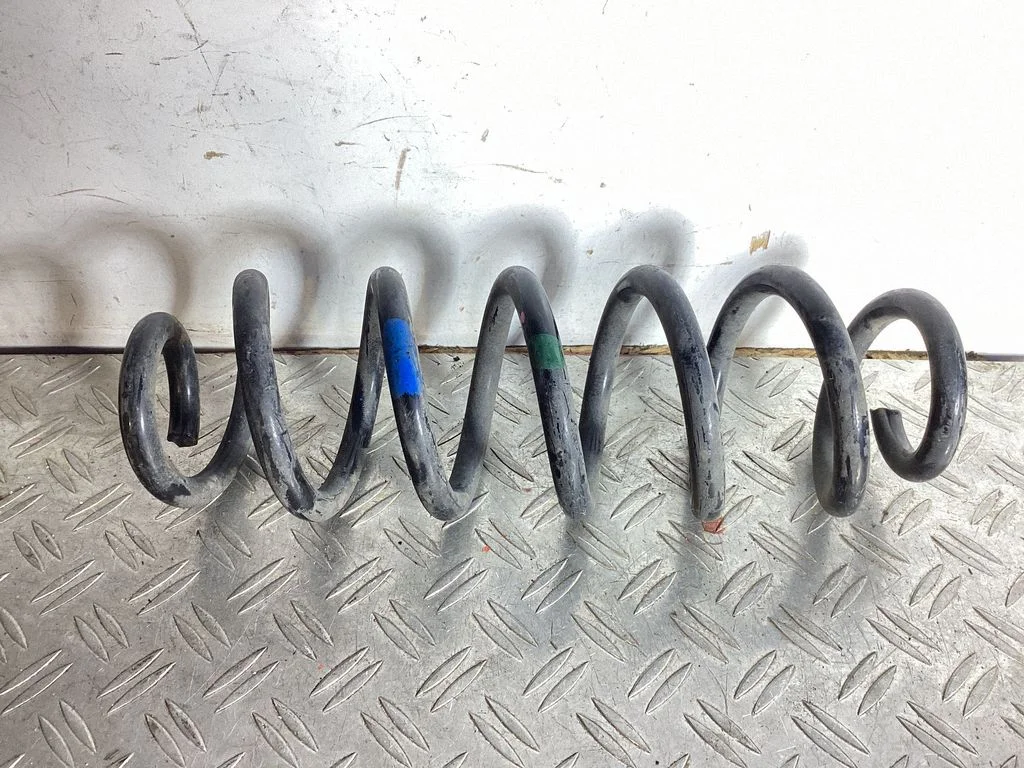Rear coil spring – Lexus NX (2021-)