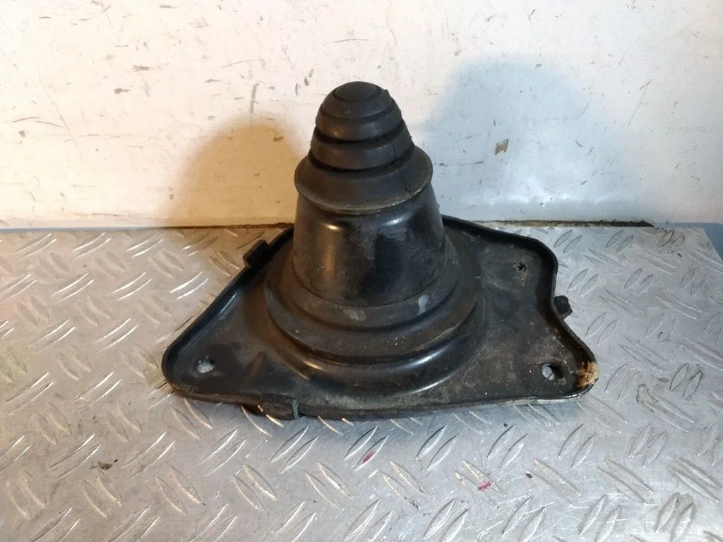 Rear coil spring rubber mount – Lexus RX 450H (2016-)