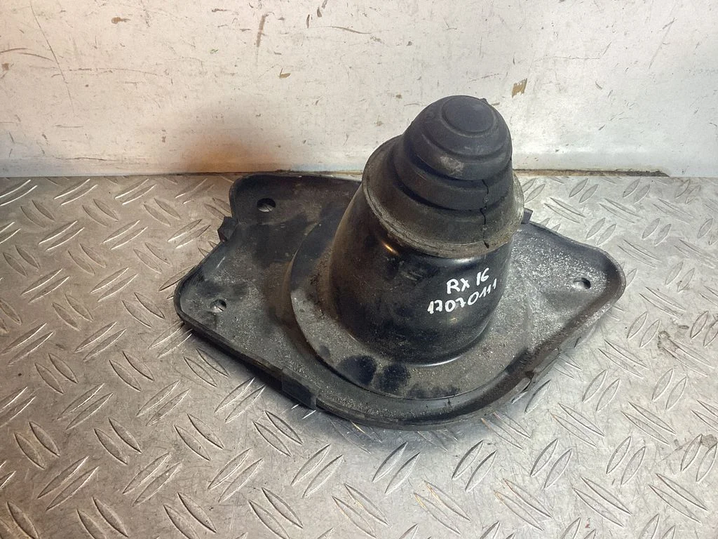 Rear coil spring rubber mount – Lexus RX 450H (2016-)