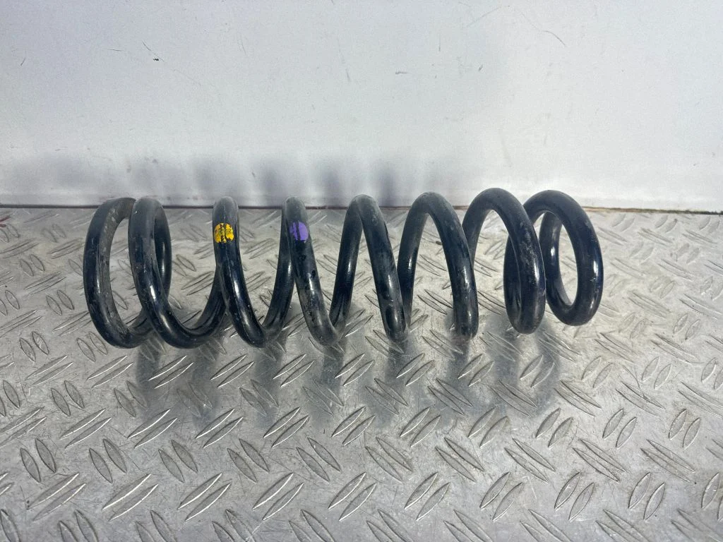 Rear coil spring – Lexus RC (2014-)