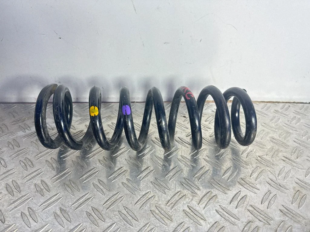Rear coil spring – Lexus RC (2014-)