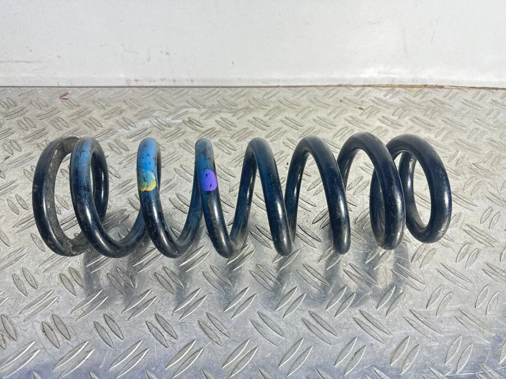 Rear coil spring – Lexus RC (2014-)
