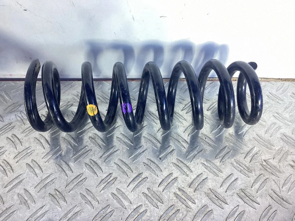 Rear coil spring – Lexus RC (2014-)
