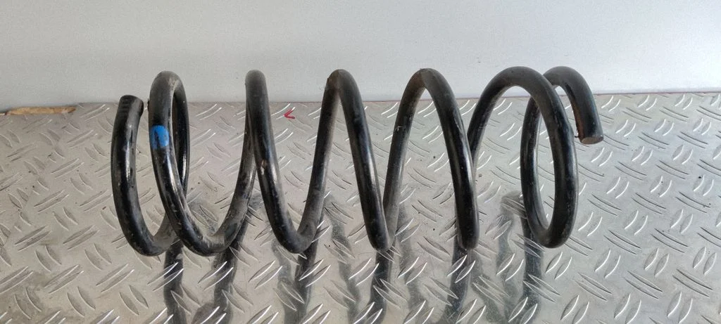 Rear coil spring – Lexus RC (2014-)