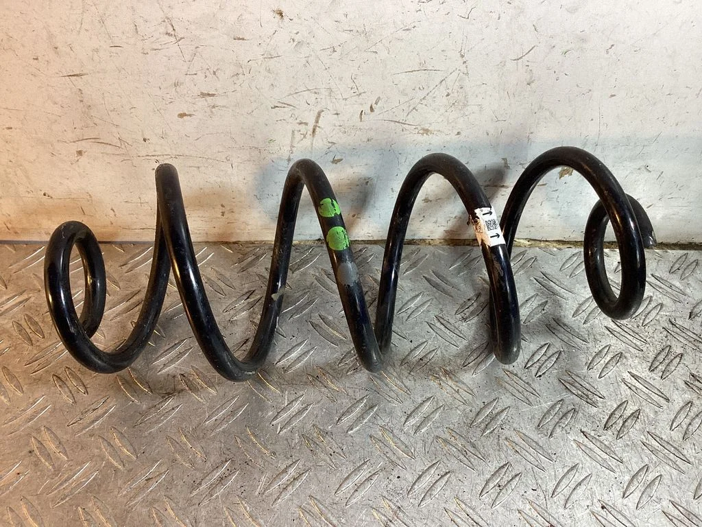 Rear coil spring – Porsche Macan (95B) (2019-)