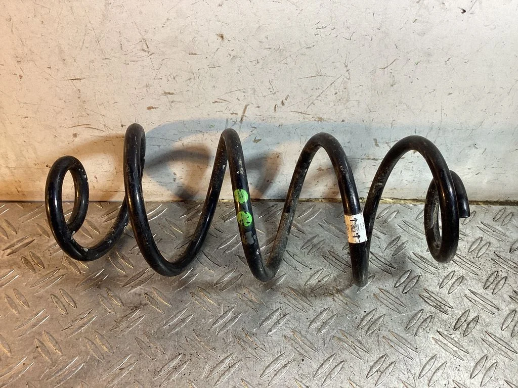 Rear coil spring – Porsche Macan (95B) (2019-)