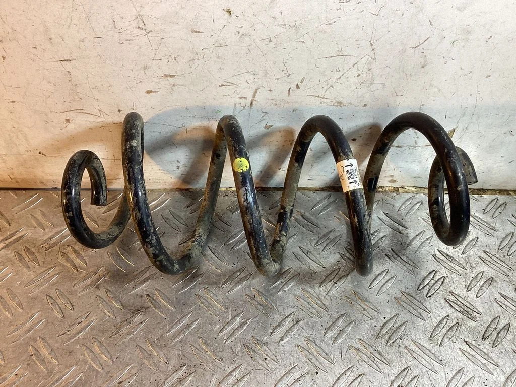 Rear coil spring – Porsche Macan (95B) (2019-)