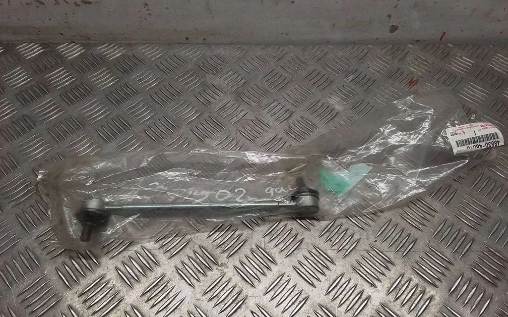 Łącznik stabilizatora tylnego – Toyota Camry (2001-2006)