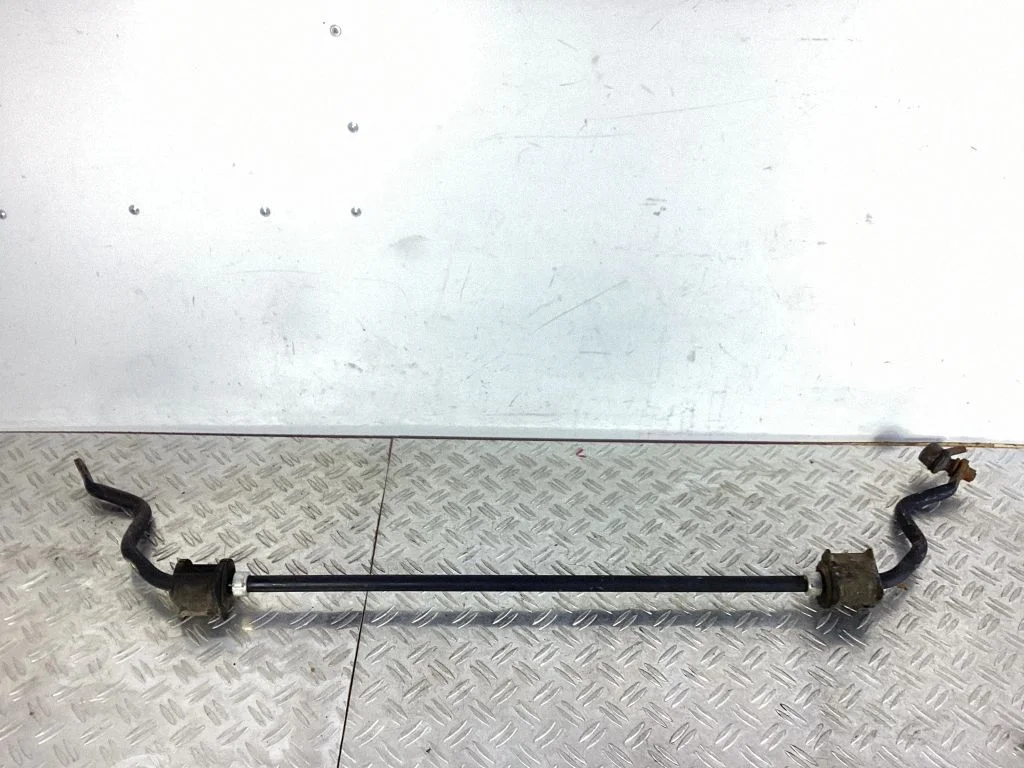 Tagumine stabilisaator – Lexus GS 250 350 300H 450H (2013-)