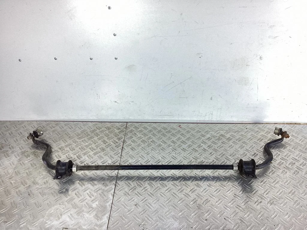 Tagumine stabilisaator – Lexus GS 250 350 300H 450H (2013-)