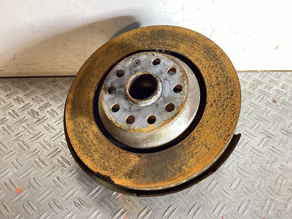 Rear wheel hub – Volkswagen Tiguan Allspace (2017-)