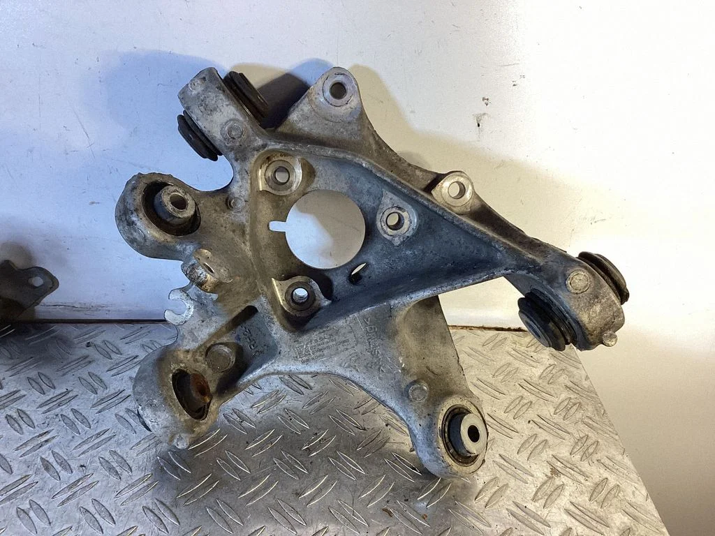 Rear wheel hub – Tesla Model 3 (2017-)