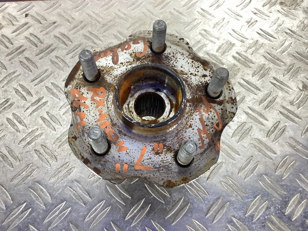 Rear wheel hub – Lexus RX 450H (2016-)
