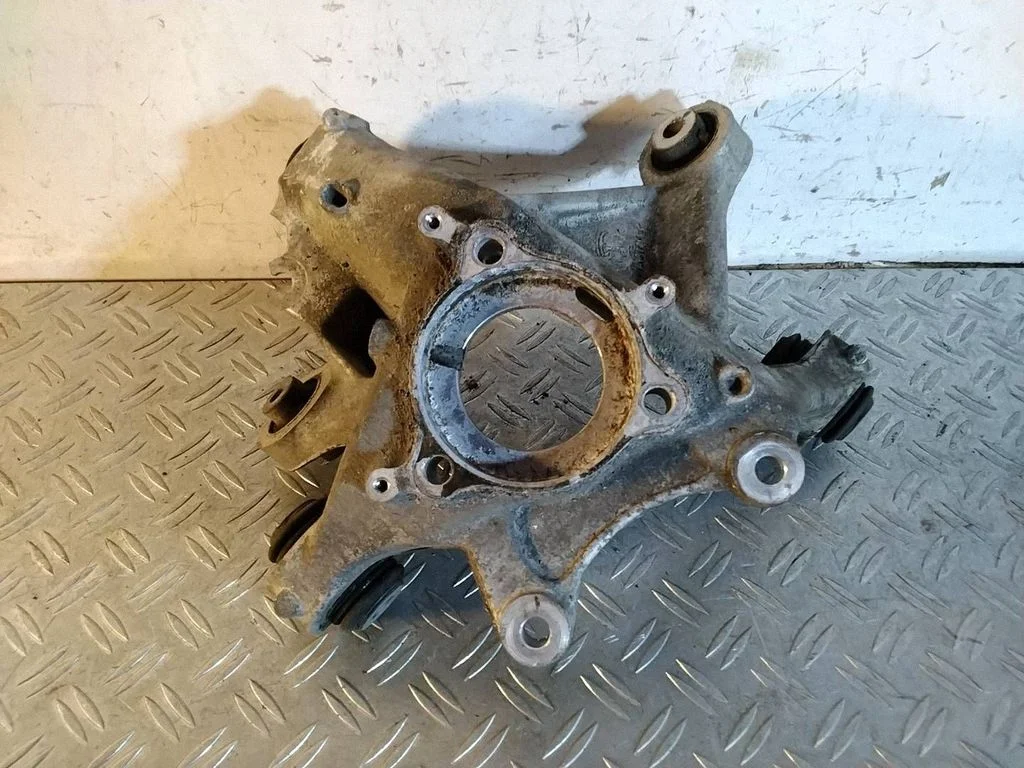 Rear wheel hub – Tesla Model Y (2020-)